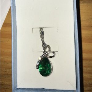 ☀️Emerald green necklace